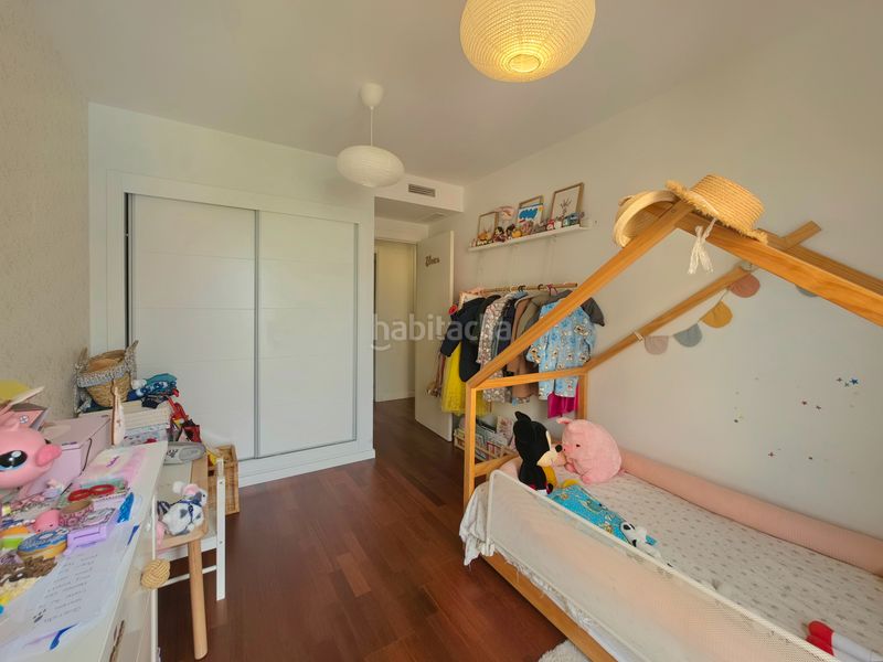 Foto 6dd2615f-06ab-4a7e-a46c-a2a49f911f07. Pis amb calefacció aparcament piscina a PAU 5 Alicante