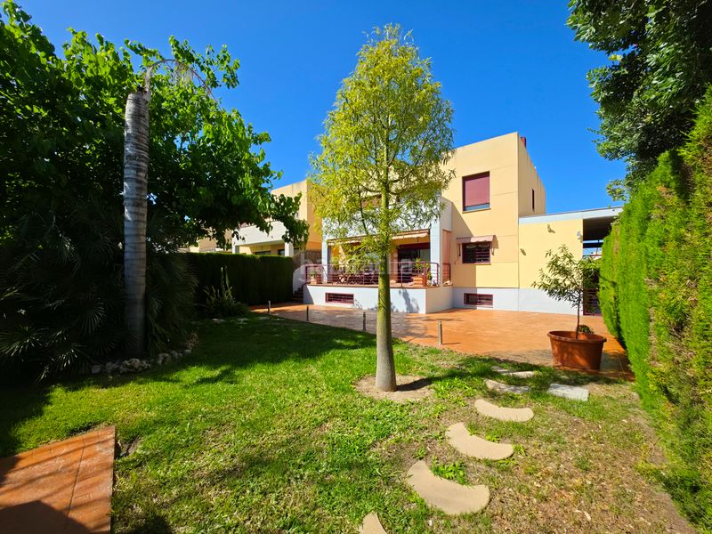 Foto 801dd7d4-8bc8-4b55-88c6-4d03dd82aa59. Xalet amb calefacció aparcament piscina a Almajada-Ravel Mutxamel