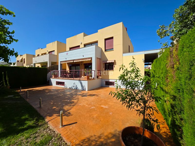 Foto b5879ac5-8586-494b-b6cd-0e4669c2c7a9. Xalet amb calefacció aparcament piscina a Almajada-Ravel Mutxamel