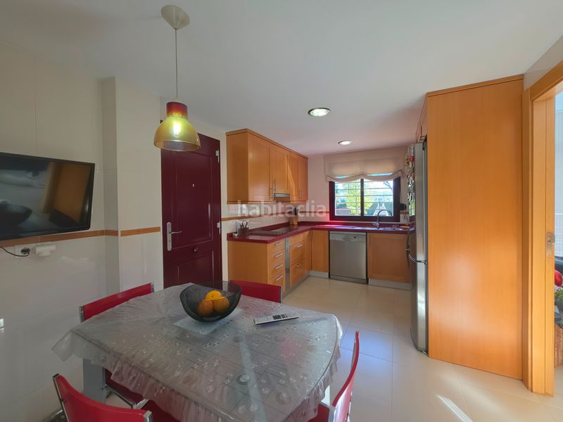 Foto d9b51051-2400-49d7-9ad3-5f4d3a683215. Xalet amb calefacció aparcament piscina a Almajada-Ravel Mutxamel