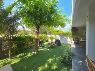 Planta baixa en Avinguda fot�grafo francisco cano 39. Planta baja de 4 dormitorios con jard�n de 80m2 y vistas al golf