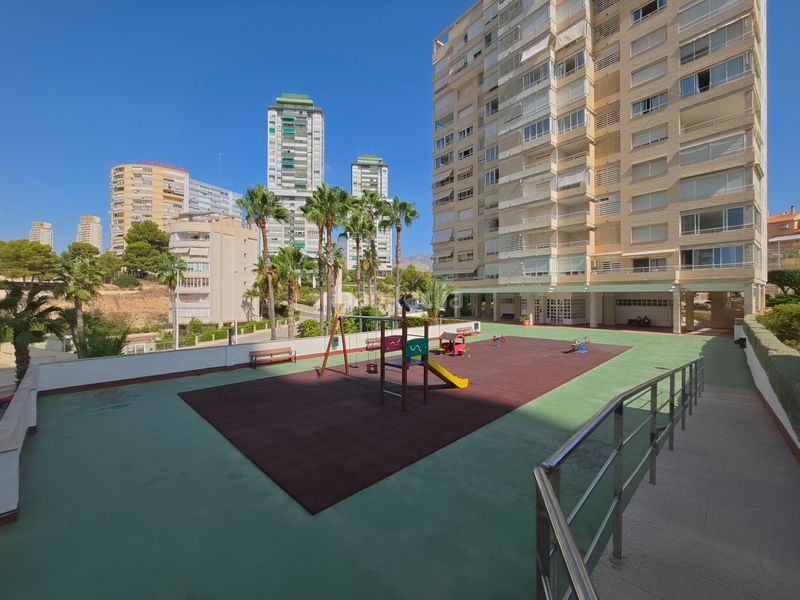 Foto 9267c563-ae73-44b4-a552-e23b4afc5bd5. Pis amb calefacció aparcament piscina a Playa Poniente Benidorm