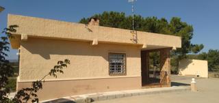 Masia  Urbanitzacin les mallaes. Venta terreno en produccin y casa en pedralba
