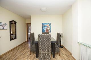 Lloguer Pis  Plaza de rafael alberti. Apartamento de dos habitaciones con balcón en taialà, girona. al