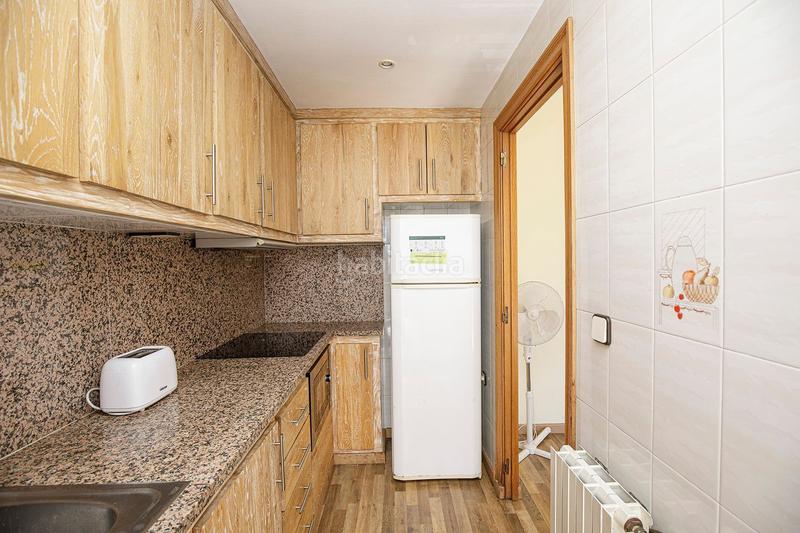 Foto 6188f2f7-cba0-4987-81f1-bb66ac2c7a11. Alquiler piso apartamento de dos habitaciones con balcón en taialà, . alquiler de temporada. en Girona