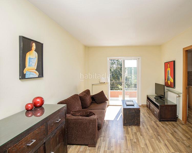 Foto 7e9d9089-ee76-4910-8897-aa003e2cc92c. Alquiler piso apartamento de dos habitaciones con balcón en taialà, . alquiler de temporada. en Girona