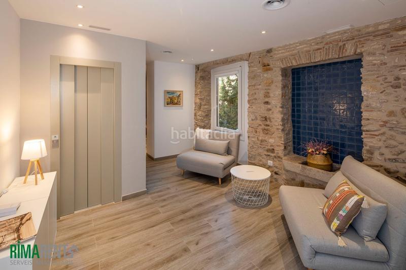 Foto 369cdb98-8733-4a5f-a2ac-2d788422dd16. Piso apartamento en el barri vell, con licencia turística en Girona