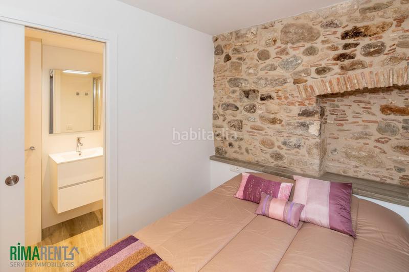 Foto 41bf5215-970f-4dc4-bafc-b13f28f02647. Piso apartamento en el barri vell, con licencia turística en Girona