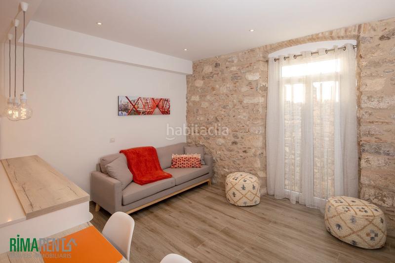 Foto 68d71eb5-4d54-48cf-84e1-65eb221b34f6. Piso apartamento en el barri vell, con licencia turística en Girona