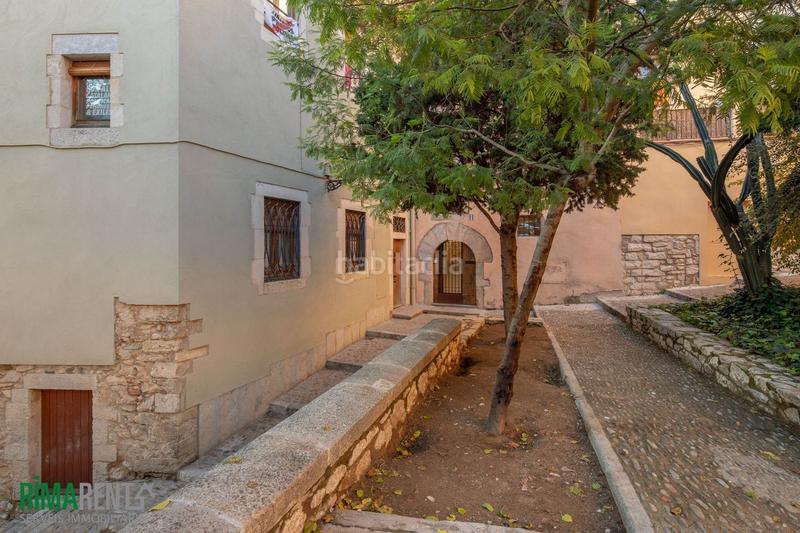 Foto 76ef6627-26d9-4090-afc6-018523b1f7e1. Piso apartamento en el barri vell, con licencia turística en Girona