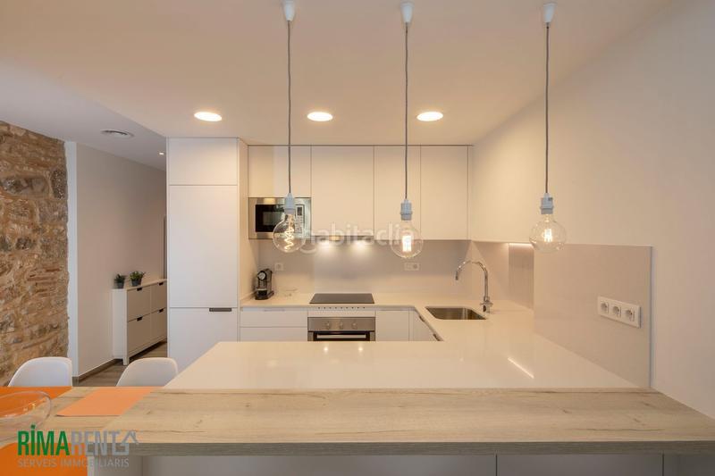 Foto 7b868a1e-5bf2-46d0-a599-45b51663d916. Piso apartamento en el barri vell, con licencia turística en Girona