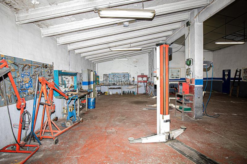 Foto 5db43d0e-7997-4e95-9671-54fabb4c1777. Xalet amb aparcament a Veïnat Salt