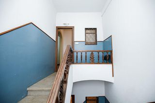 Chalet  Avenida av països catalans. Casa adosada con una gran nave anexa en salt