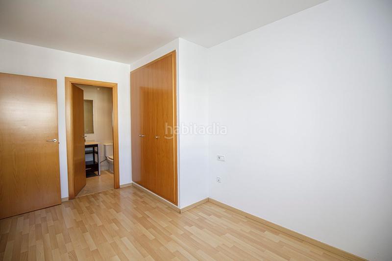 Foto ade07759-bc96-48e9-859b-bf0387205845. Pis amb calefacció aparcament a Eixample Sud-Migdia Girona