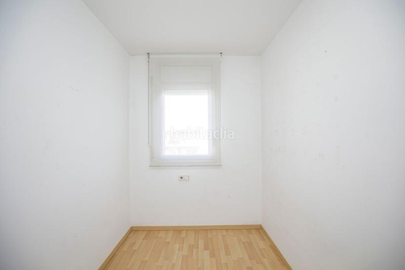Foto fcbe0152-1d87-4f8f-b2cd-b69a3d6decc5. Pis amb calefacció aparcament a Eixample Sud-Migdia Girona
