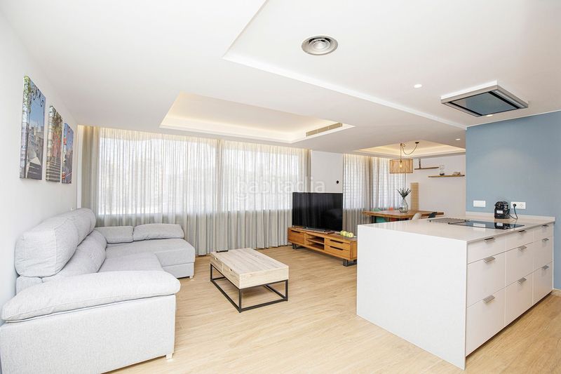 Foto 1990af92-9dde-4d91-9d57-590f2d7971d6. Lloguer pis amb aparcament a Eixample Nord Girona