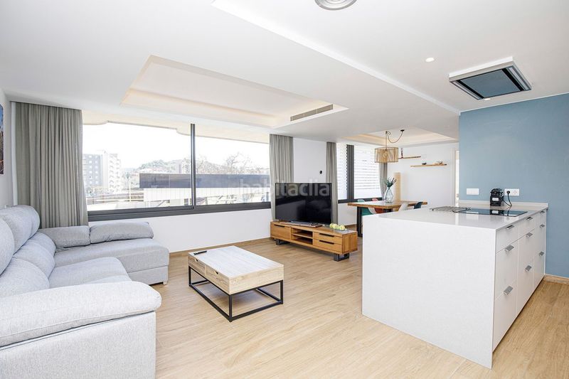 Foto ce7f10e3-7a03-460a-a96c-ba67d376bb7d. Lloguer pis amb aparcament a Eixample Nord Girona