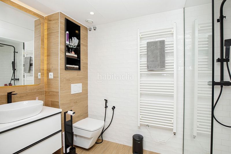 Foto ded3b0ff-9f28-4dcd-a73a-06630d523d97. Lloguer pis amb aparcament a Eixample Nord Girona