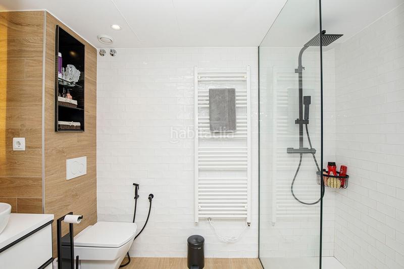 Foto ef0f9dfb-56aa-4c4c-9cc1-07623d29e3e3. Location appartement avec chauffage parking dans Eixample Nord Girona