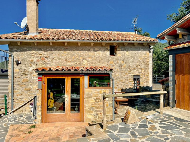 Foto 0dd536a6-df2f-4cc5-a359-d13707b462fe. Masia amb aparcament a Llosses (Les)