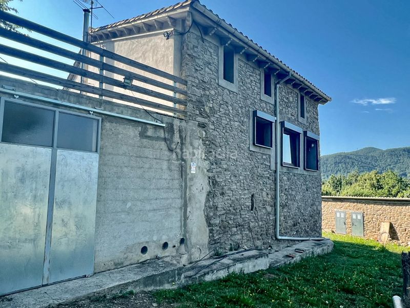 Foto 4a428a32-f284-4019-9a26-1e5d4d12e3c8. Masia amb aparcament a Llosses (Les)