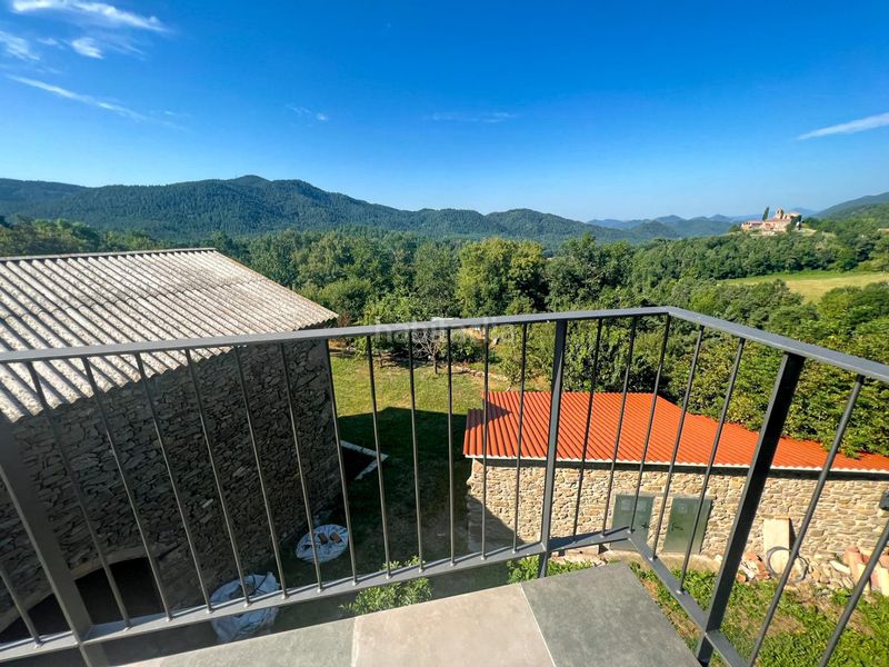 Foto 518762f1-174e-4e5a-bae0-40167270811d. Masia amb aparcament a Llosses (Les)