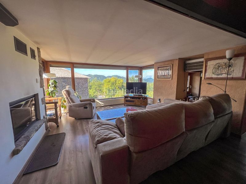 Foto 728d89e0-4b3b-492c-990b-fdd4a28d9d29. Masia amb aparcament a Llosses (Les)