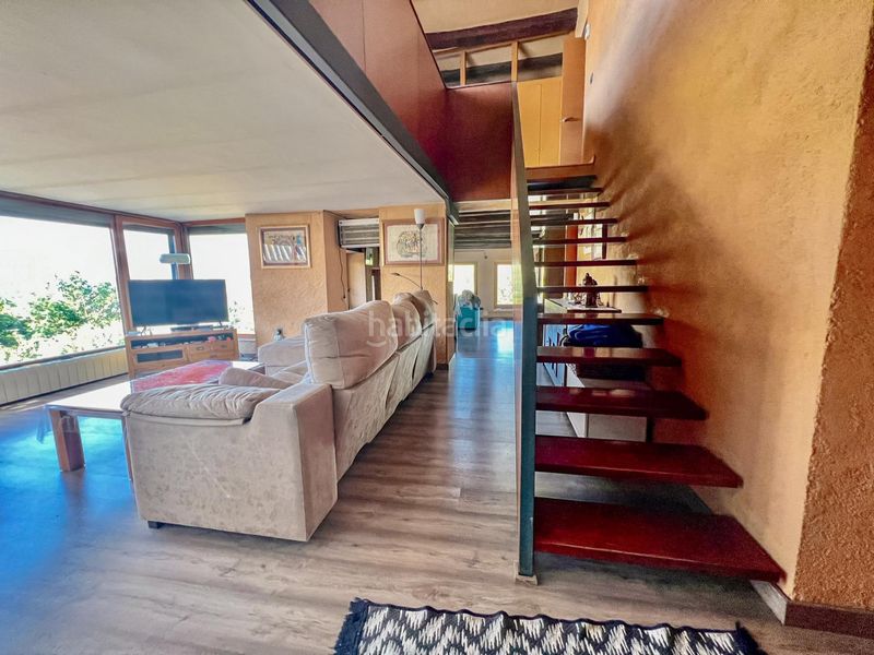 Foto 90b0967b-a158-4d89-84b8-f004a56ebd3f. Masia amb aparcament a Llosses (Les)