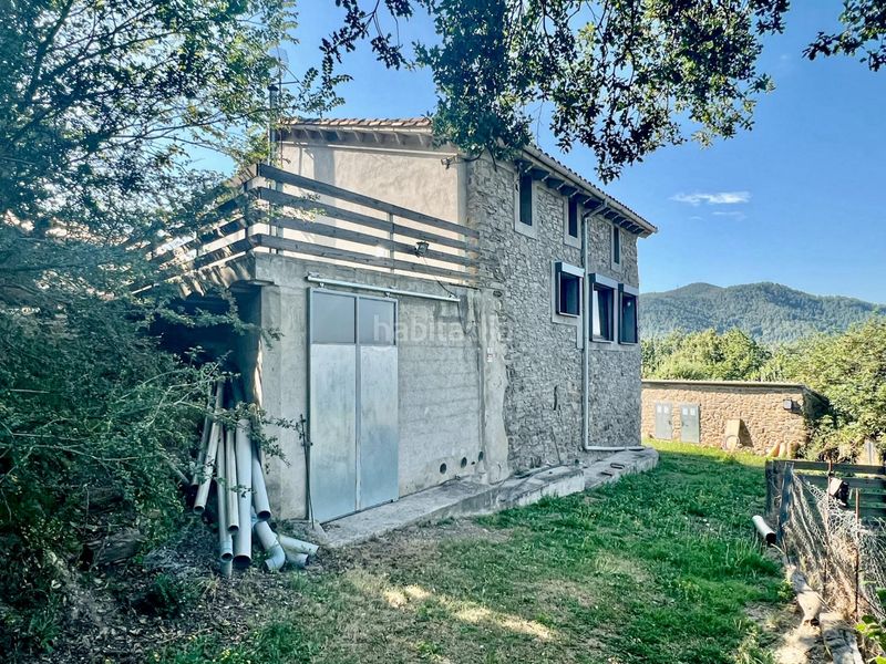 Foto c50b1011-f058-41e7-a003-e7572df3d9cf. Masia amb aparcament a Llosses (Les)