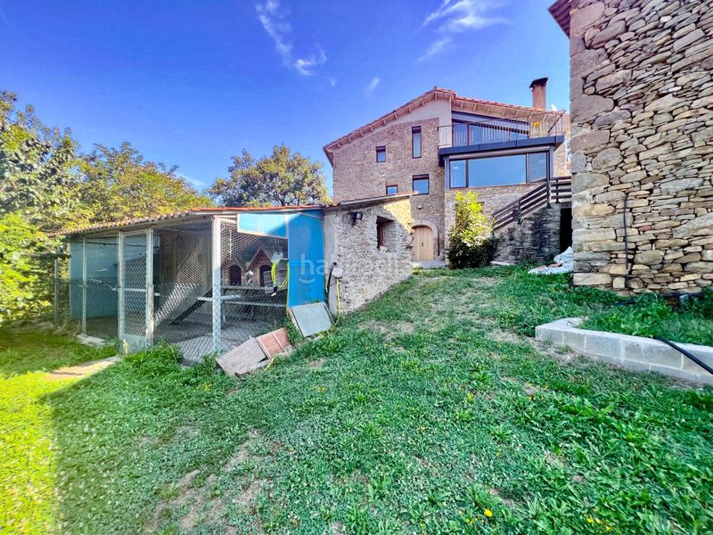 Foto cd8ee511-1df8-4e86-a71b-7c661217c646. Masia amb aparcament a Llosses (Les)