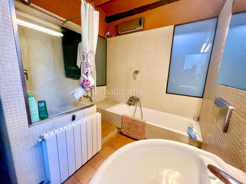 Foto fd430bff-b2bd-49e1-847d-faf31de63209. Masia amb aparcament a Llosses (Les)