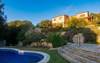 Chalet à Sant Gregori. Casa unifamiliar con piscina en sant gregori con espectaculares