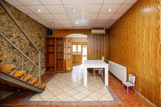 Casa aparellada a Venat. Chalet adosado en venta en calle major
