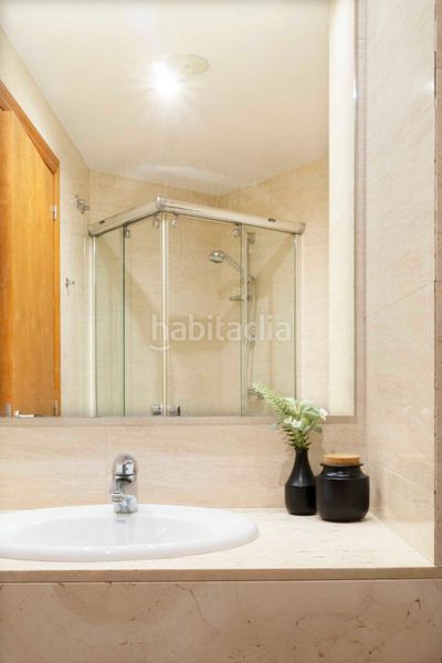 Foto de91fa70-cf51-40a0-ba91-8be146a8f979. Lloguer pis a Montilivi Girona