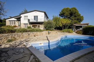 Casa a Banyoles. Chalet independiente en banyoles