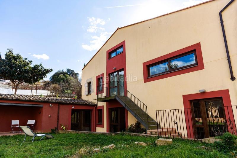 Foto 86e3e4c9-c4c0-46a2-8e73-04cf3724f5fa. Alquiler casa  con jardín en la parta alta del barri vell. en Girona