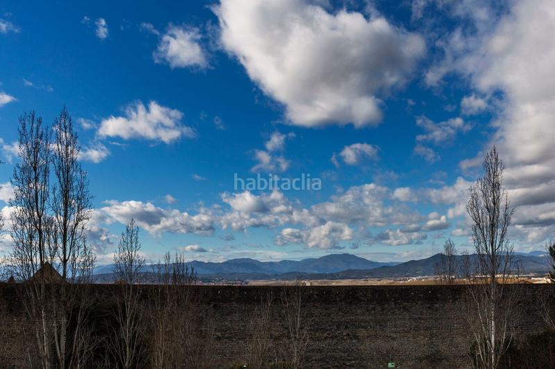 Foto a4b6b4cf-9197-4169-8af2-7e3f82b22c08. Alquiler casa  con jardín en la parta alta del barri vell. en Girona