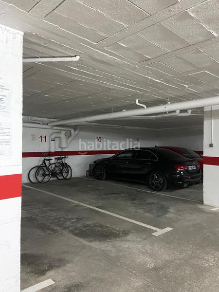 Foto fa1793ec-18e3-4188-a02a-61f665796971. Parking voiture dans Eixample Sud-Migdia Girona