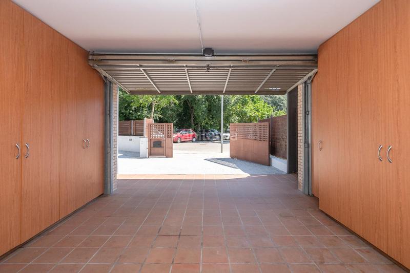 Foto d3686cca-8c9f-493b-8789-78c980227e34. Lloguer xalet amb calefacció aparcament piscina a Girona