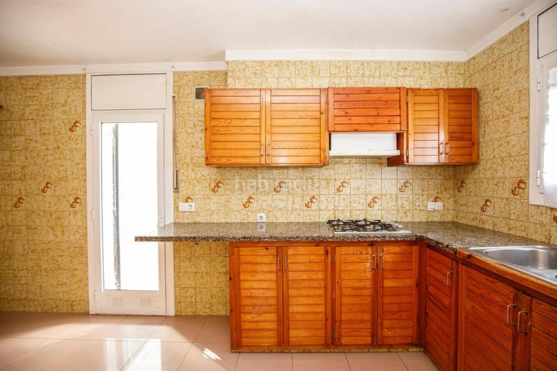 Foto dc6ffa85-50a3-4c57-a4f8-358d4a735809. Maison jumelée avec chauffage parking dans Maçana Salt