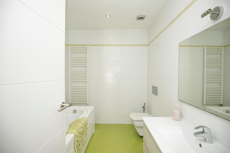 Foto 4c4e829d-f694-41d7-a4c7-bcde2cad7eb5. Xalet amb calefacció aparcament piscina a Quart