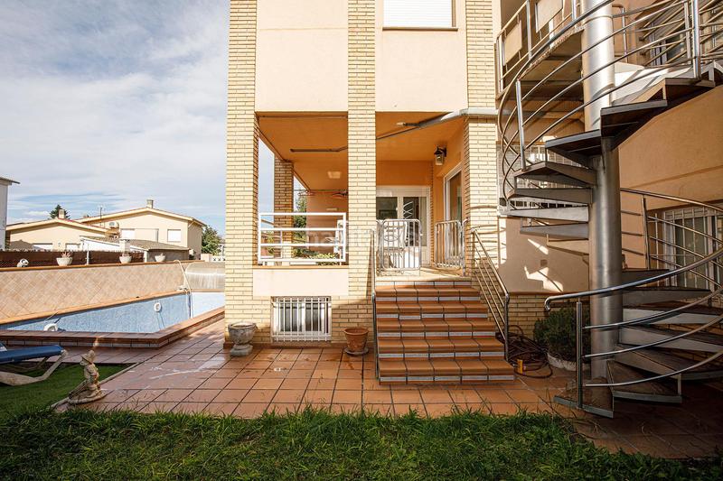 Foto 5355bb2a-635b-402e-88fd-9cfa9fa7c35f. Xalet amb calefacció aparcament piscina a Quart