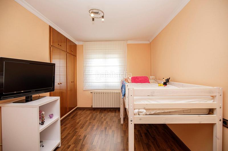 Foto acf98af0-a7a3-41bc-bd1f-594979e43d73. Xalet amb calefacció aparcament piscina a Quart