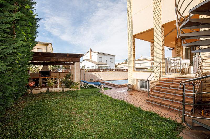 Foto cb311a16-b2b5-4238-9c12-aead32863e35. Xalet amb calefacció aparcament piscina a Quart