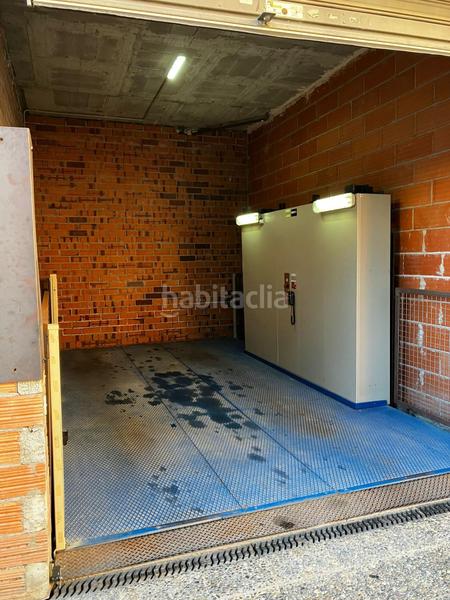 Foto f89f49b3-58a0-40b2-845a-125ca09ad414. Posto auto in Palau Girona
