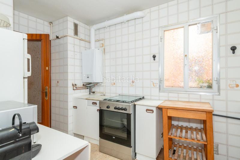 Foto fe7398ee-eda4-4f89-b743-069f65e0170e. Lloguer apartament amb aparcament a Domeny Girona