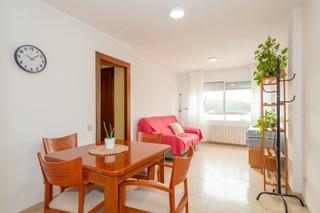 Location Appartement à Domeny. Apartamento en fontajau para alquiler temporal