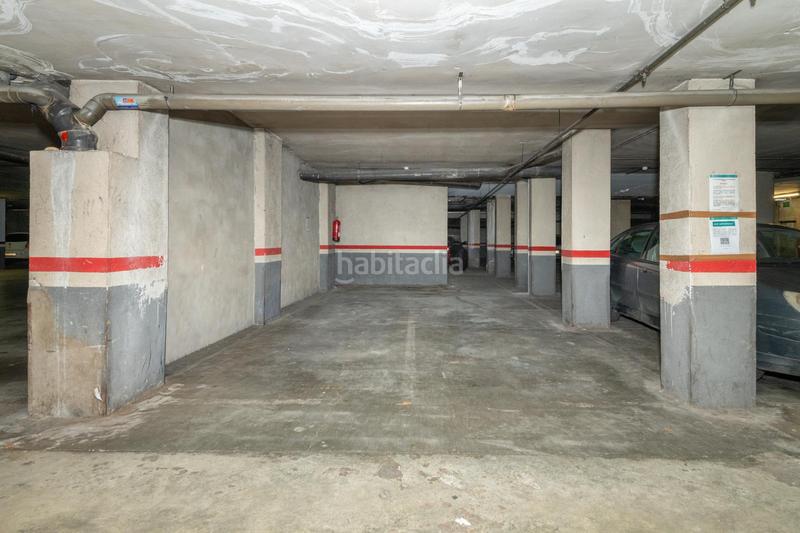 Foto dd06395e-bcfe-4fb1-95ac-8f75d055a0c4. Rent apartment with parking in Domeny Girona