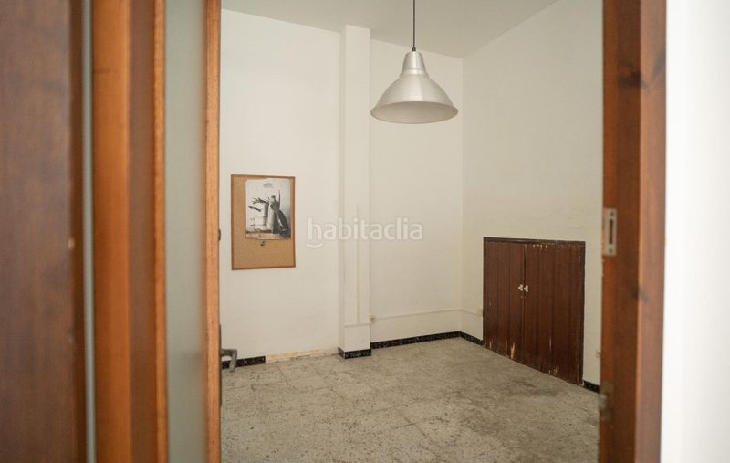 Foto b9af1596-4044-4c48-bac6-bf1d7392fb69. Ufficio in Centre Figueres
