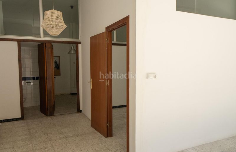 Foto c89f67b2-194a-42a1-b794-21a3fcb1e985. Ufficio in Centre Figueres